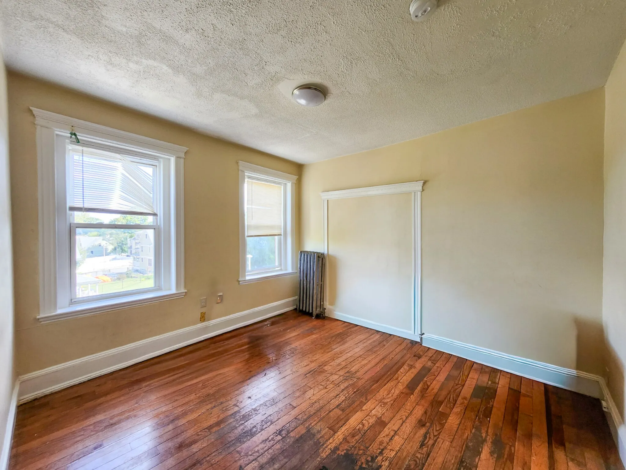 3 bed, 1 bath apartment for rent at 35 Abbotsford St Unit 3, Roxbury — photo 3 of 6