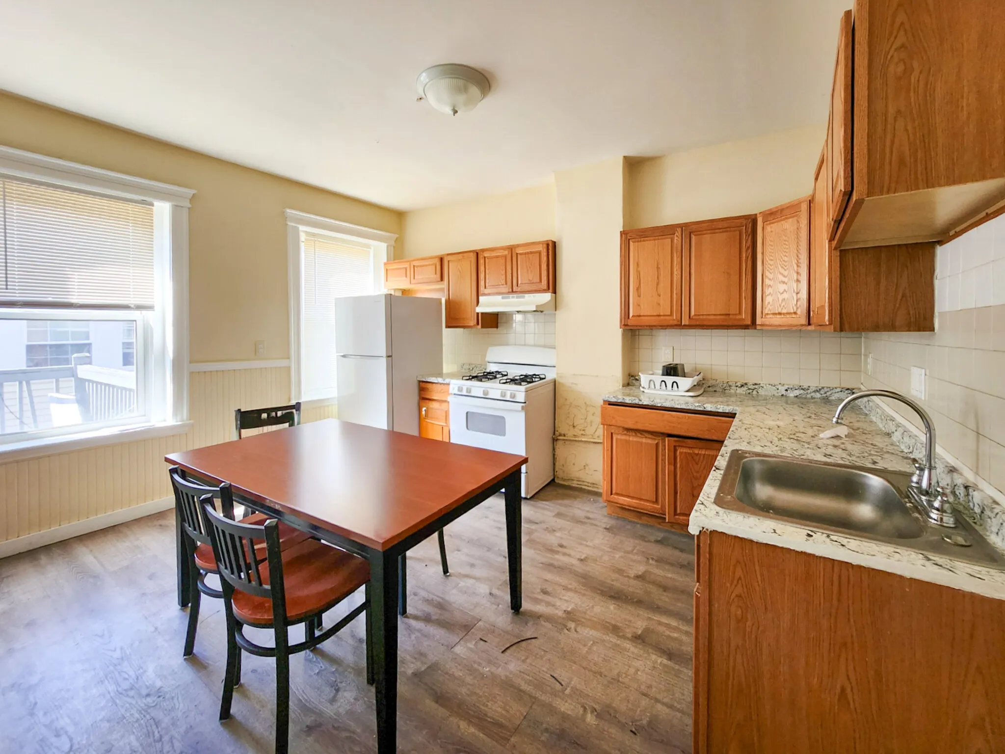 3 bed, 1 bath apartment for rent at 35 Abbotsford St Unit 3, Roxbury — photo 2 of 6