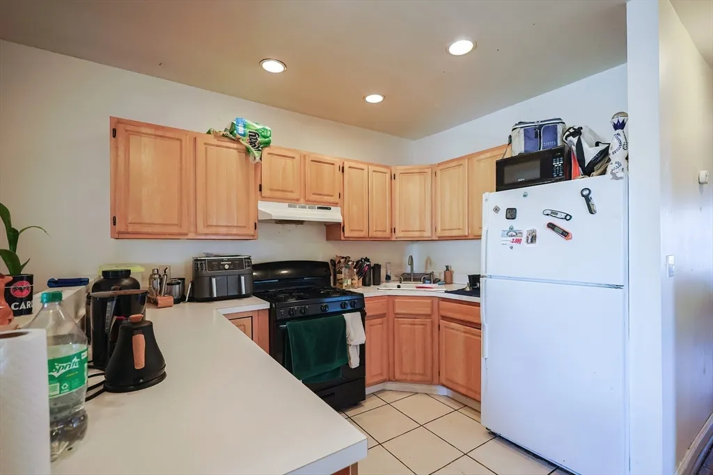 3 bed, 1.5 bath apartment for rent at 35 Adamson St Unit 2, Allston — photo 6 of 15