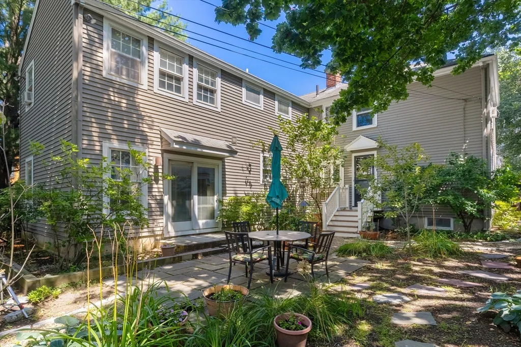 2 bed, 1 bath apartment for rent at 35 Alpine St Unit 1, West Cambridge — photo 14 of 14