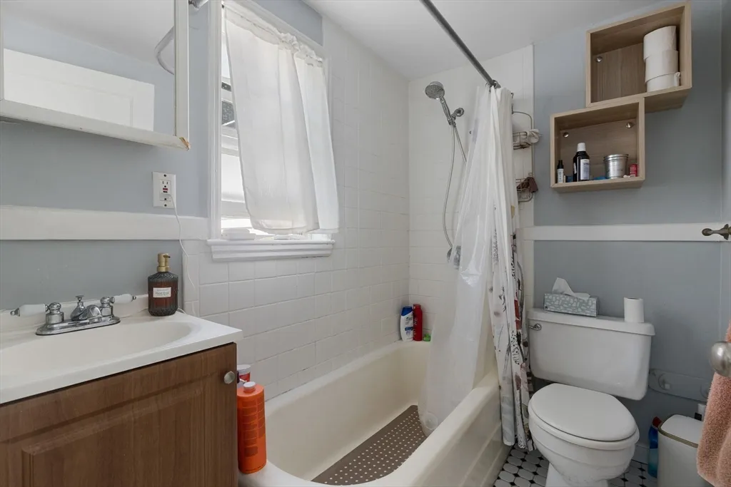 2 bed, 1 bath apartment for rent at 35 Alpine St Unit 1, West Cambridge — photo 10 of 14