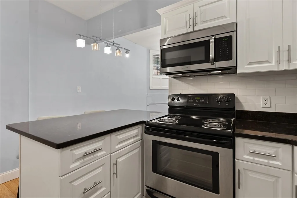 1 bed, 1 bath apartment for rent at 35 Bay State Rd Unit BF, Back Bay — photo 3 of 8