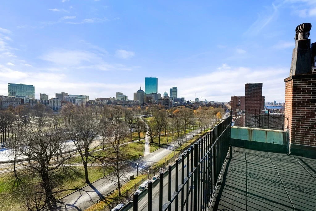 3 bed, 3 bath apartment for rent at 35 Beacon St Unit 1, Beacon Hill — photo 27 of 31