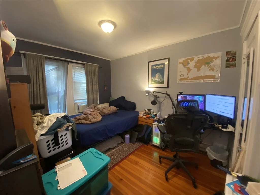 3 bed, 1 bath apartment for rent at 35 Boulevard Ter Unit 1, Boston — photo 4 of 8