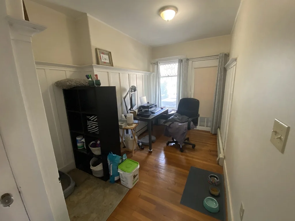 3 bed, 1 bath apartment for rent at 35 Boulevard Ter Unit 1, Boston — photo 7 of 8