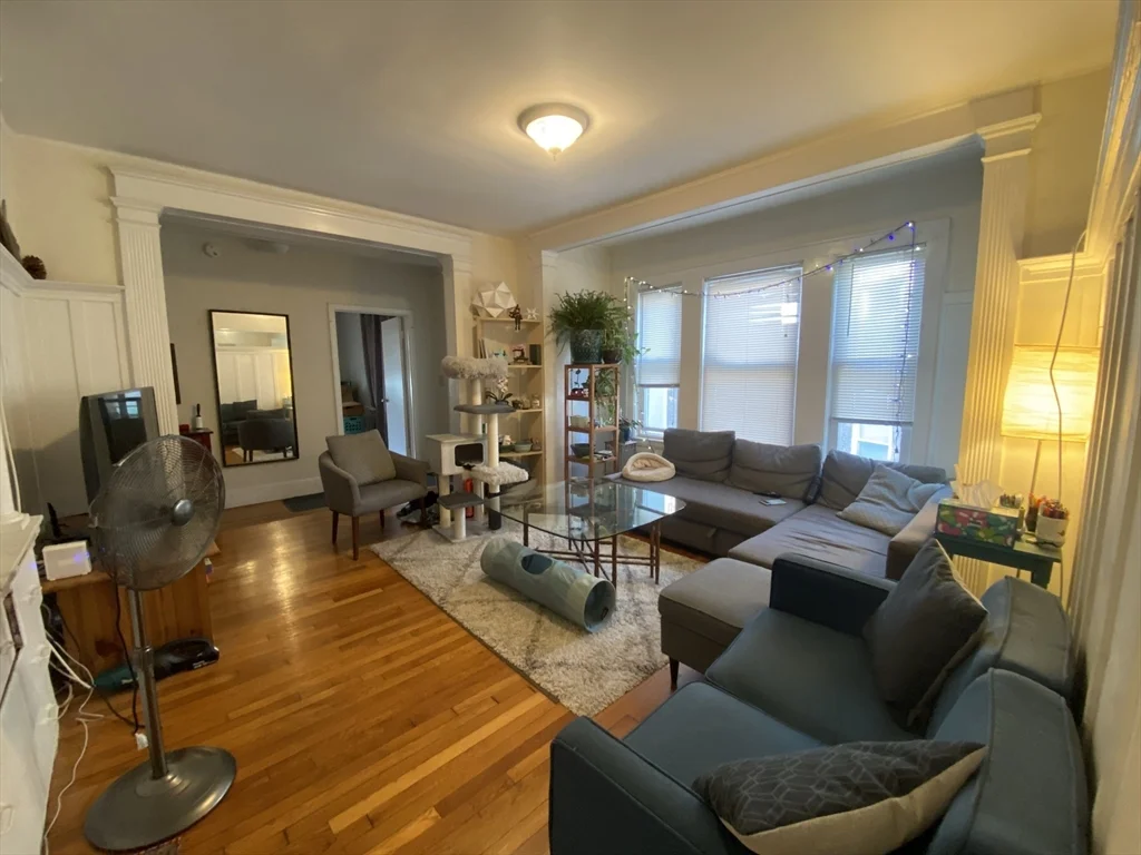 3 bed, 1 bath apartment for rent at 35 Boulevard Ter Unit 1, Boston — photo 1 of 8