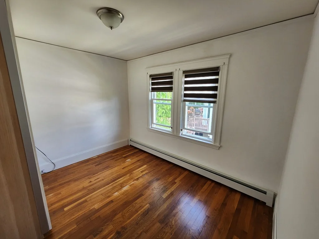 2 bed, 1 bath apartment for rent at 35 Bowker St, Lexington — photo 5 of 10