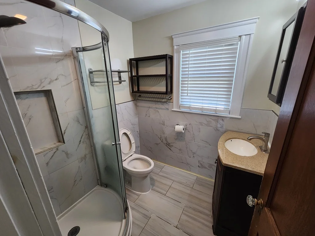 2 bed, 1 bath apartment for rent at 35 Bowker St, Lexington — photo 7 of 10