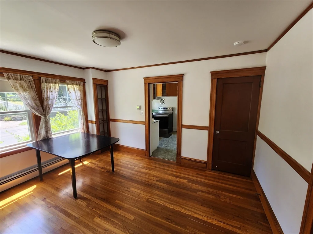 2 bed, 1 bath apartment for rent at 35 Bowker St, Lexington — photo 6 of 10