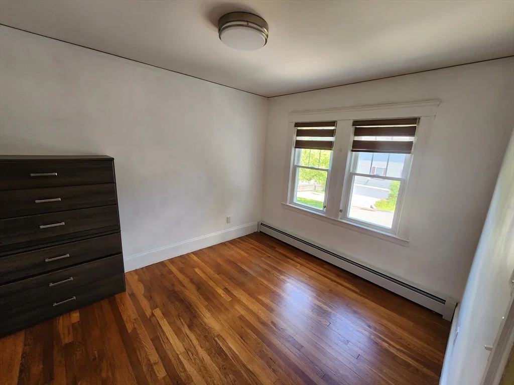 2 bed, 1 bath apartment for rent at 35 Bowker St, Lexington — photo 4 of 10