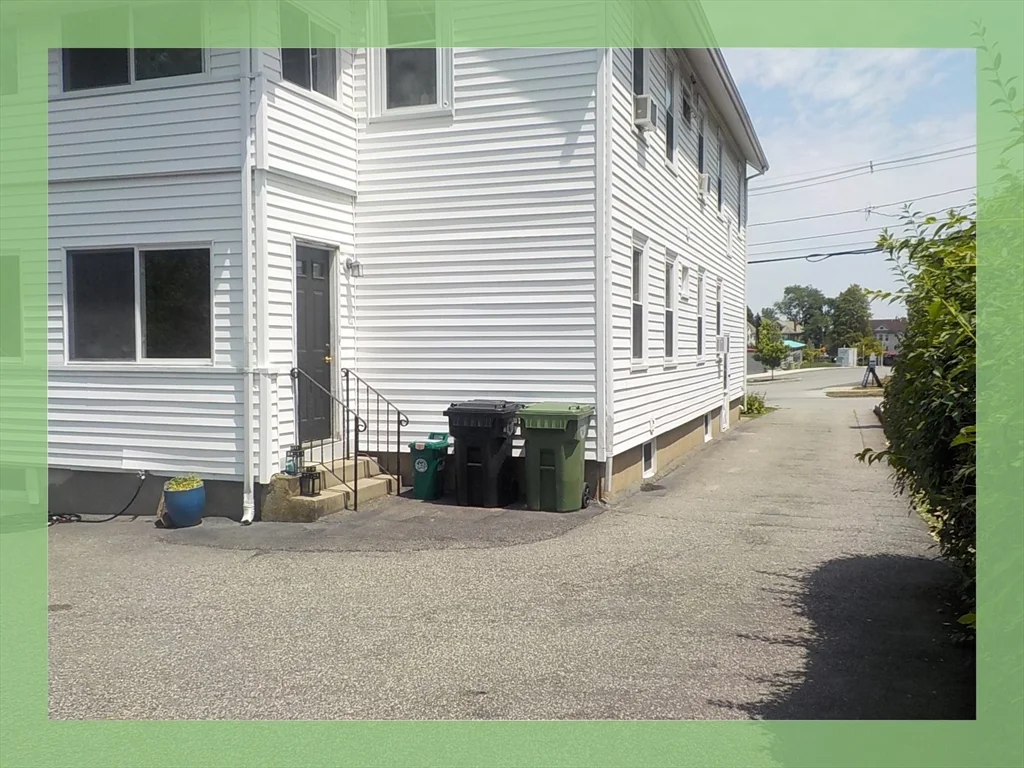3 bed, 1 bath apartment for rent at 35 Boylston St Unit 2, East Watertown — photo 2 of 23