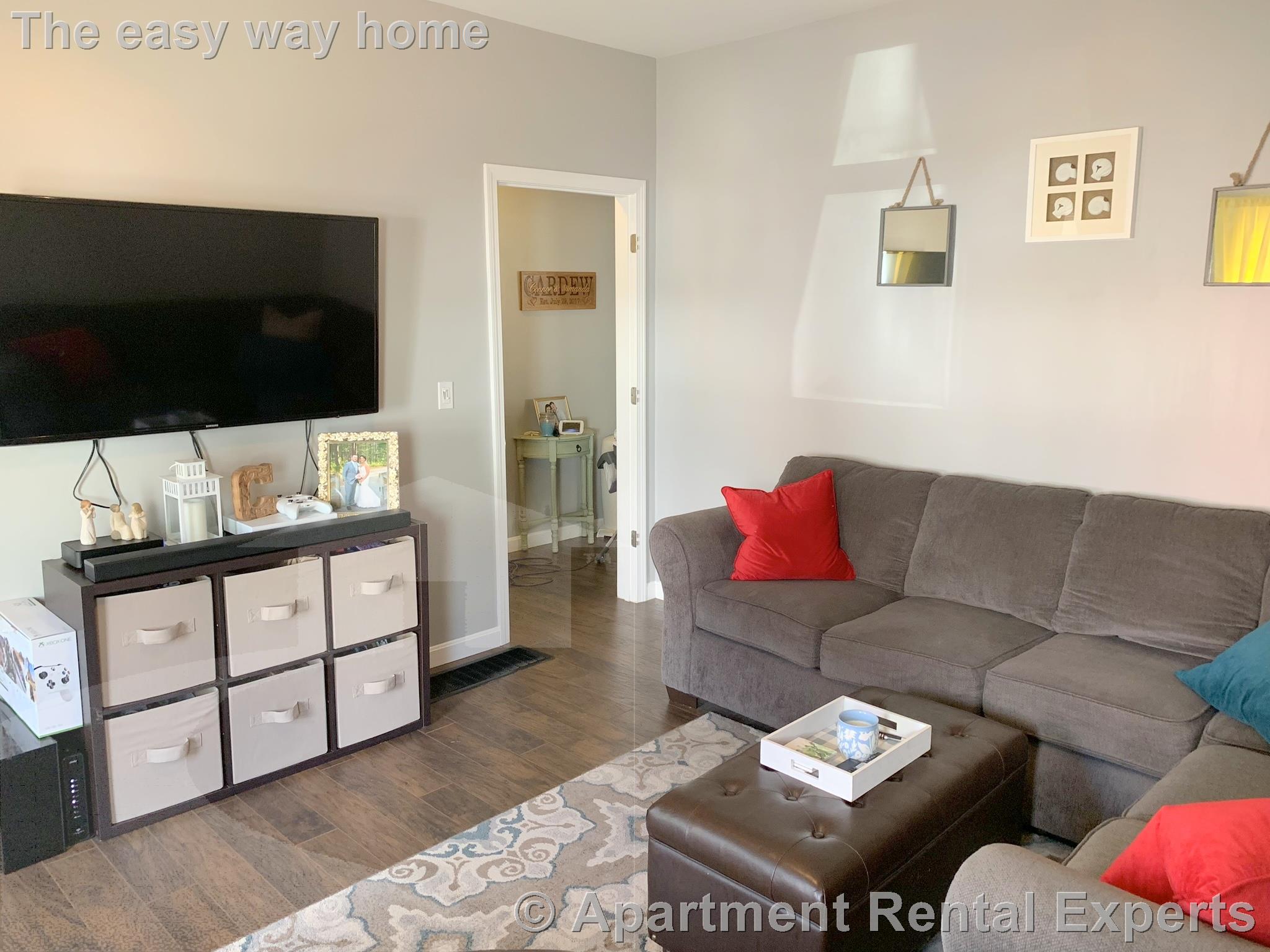 2 bed, 1 bath apartment for rent at 35 Bradley St Unit 1, Winter Hill — photo 2 of 16