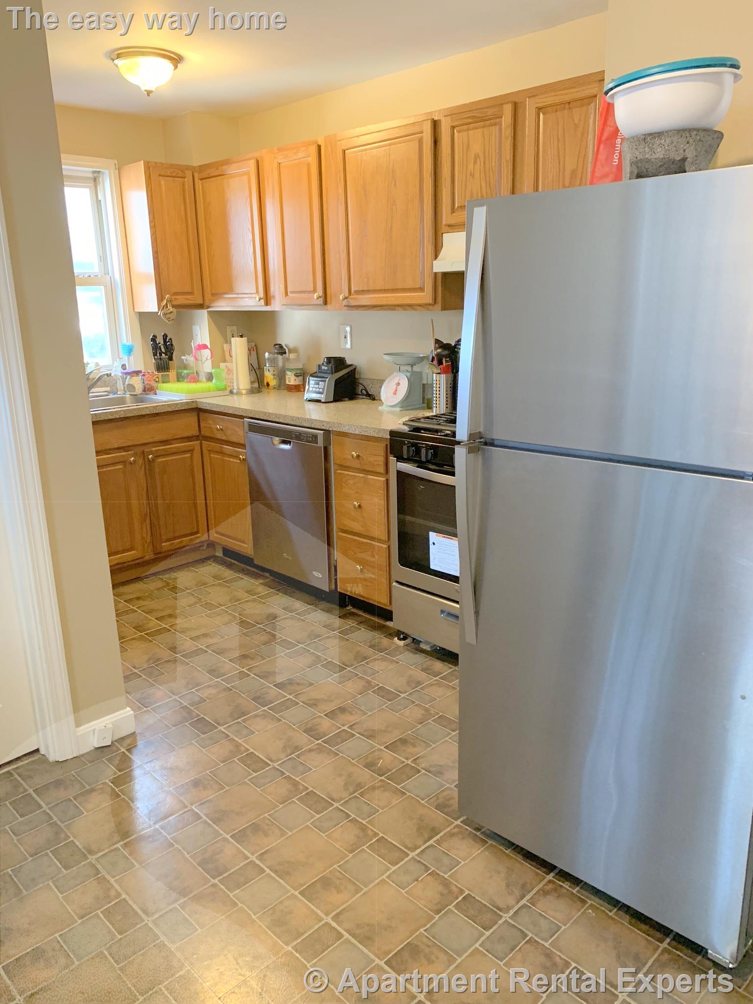2 bed, 1 bath apartment for rent at 35 Bradley St Unit 1, Winter Hill — photo 1 of 16