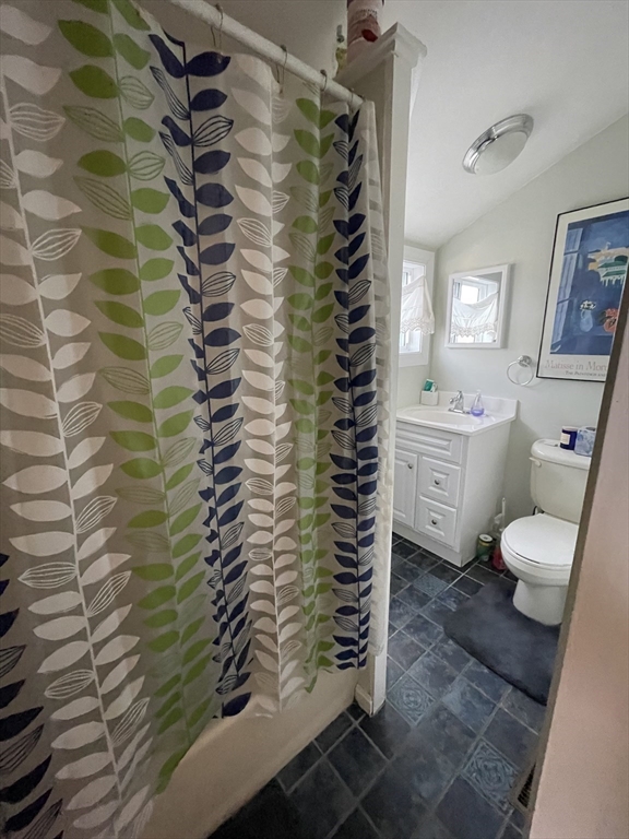 2 bed, 1 bath apartment for rent at 35 Broad St Unit 2, Newburyport — photo 6 of 10