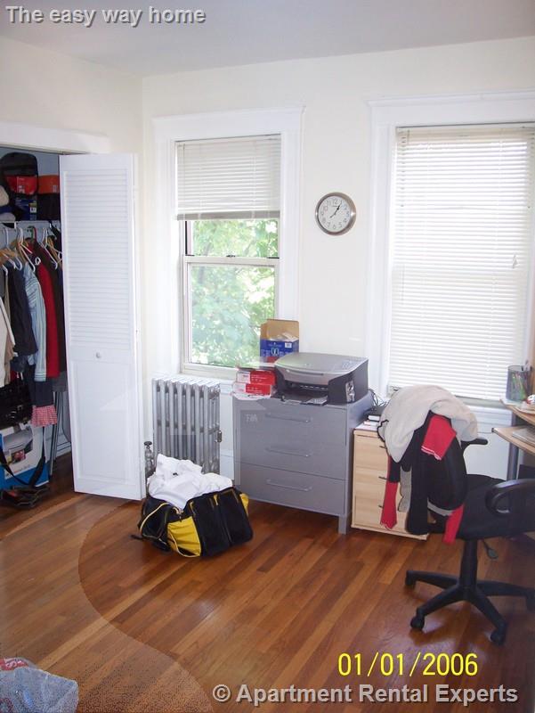 2 bed, 1 bath apartment for rent at 35 Buena Vista Park Unit 3, Porter Square — photo 4 of 12