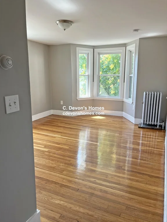 4 bed, 1 bath apartment for rent at 35 Burchstead Pl Unit 2, Lynn — photo 4 of 7