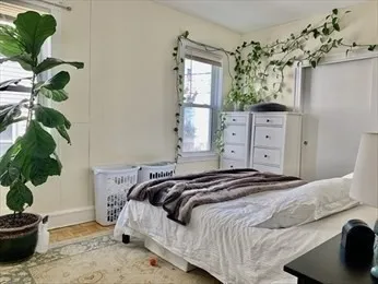 3 bed, 1 bath apartment for rent at 35 Calvin St Unit 2, Ward Two — photo 2 of 10