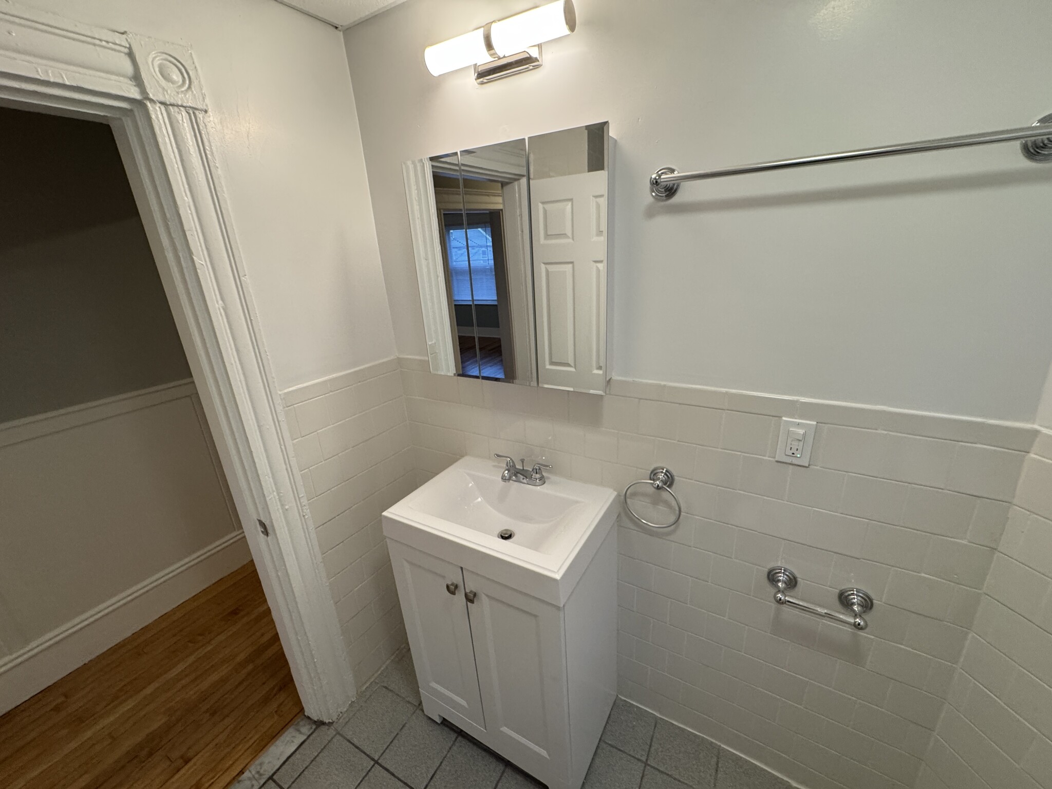 1 bed, 2 bath apartment for rent at 35 Cameron Ave Unit 1, Teele Square — photo 6 of 17