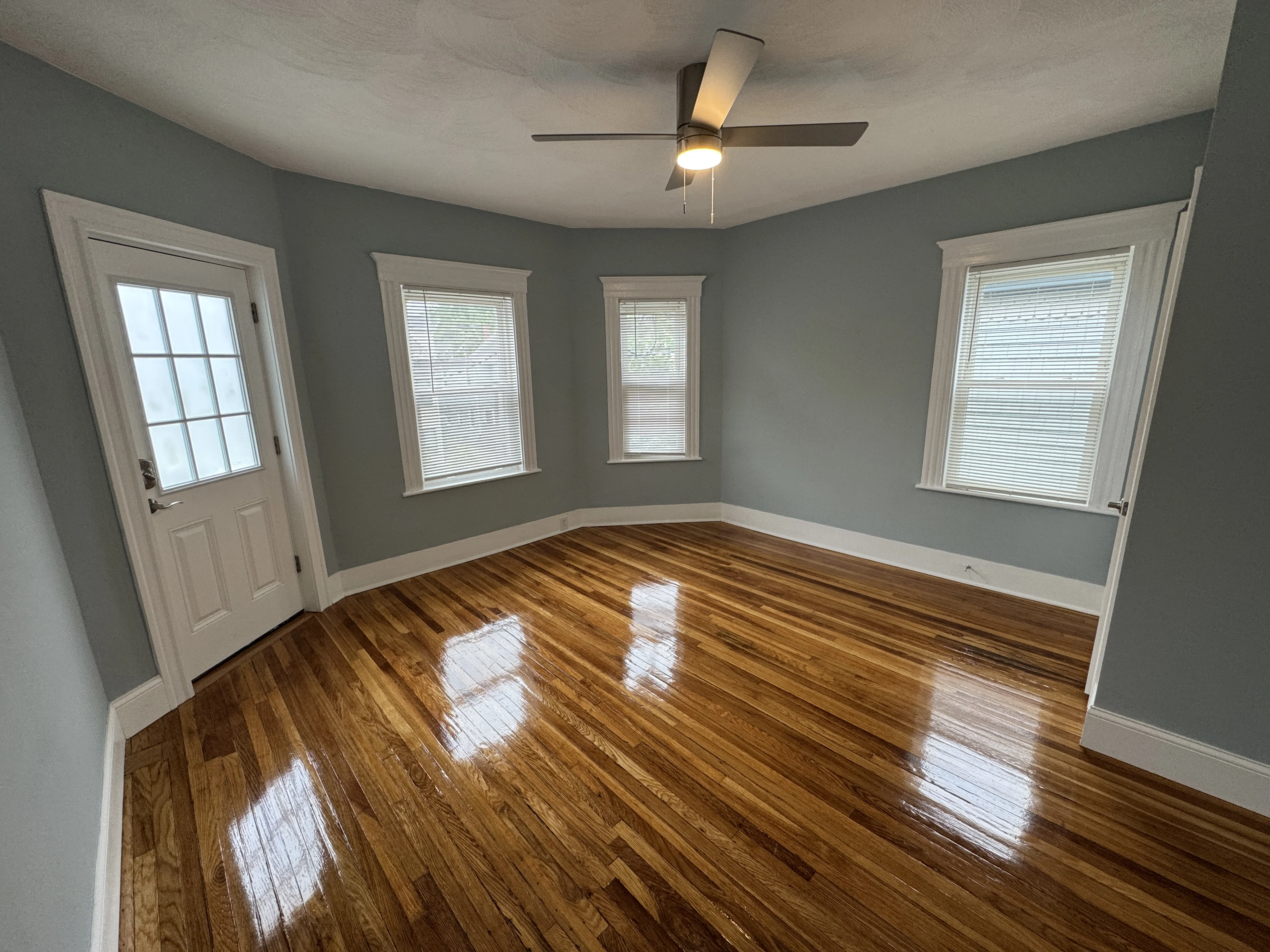1 split bed, 1 bath apartment for rent at 35 Cameron Ave Unit 2, North Cambridge — photo 1 of 6