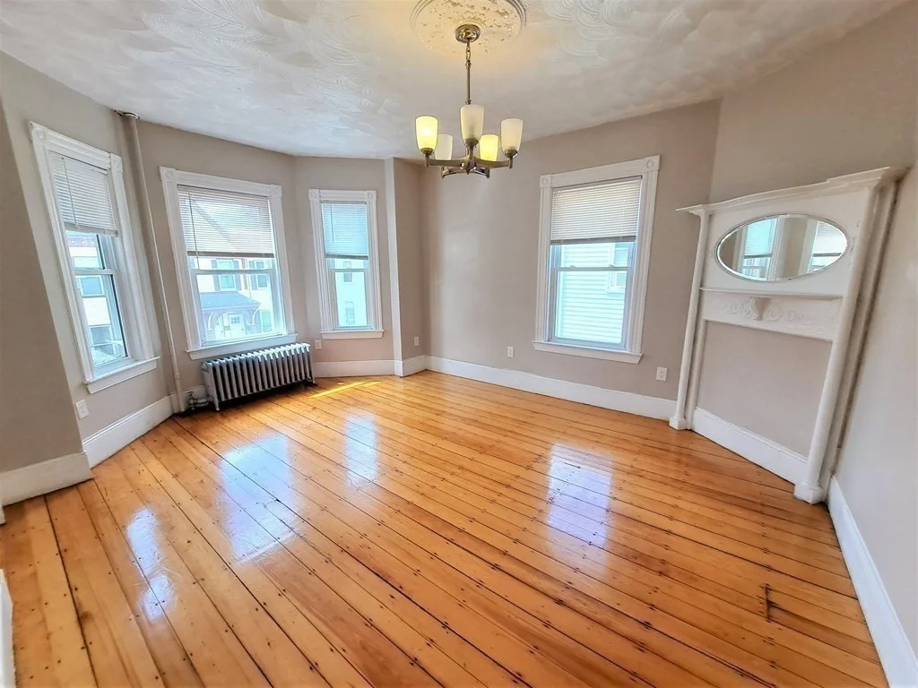 4 bed, 1 bath apartment for rent at 35 Catawba St Unit 2, Roxbury — photo 1 of 15