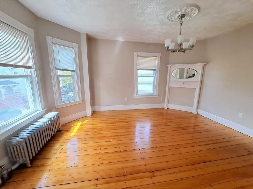 4 bed, 1 bath apartment for rent at 35 Catawba St Unit 2, Roxbury — photo 4 of 15