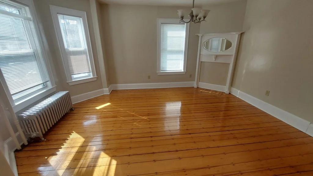 4 bed, 1 bath apartment for rent at 35 Catawba St Unit 2, Roxbury — photo 12 of 15