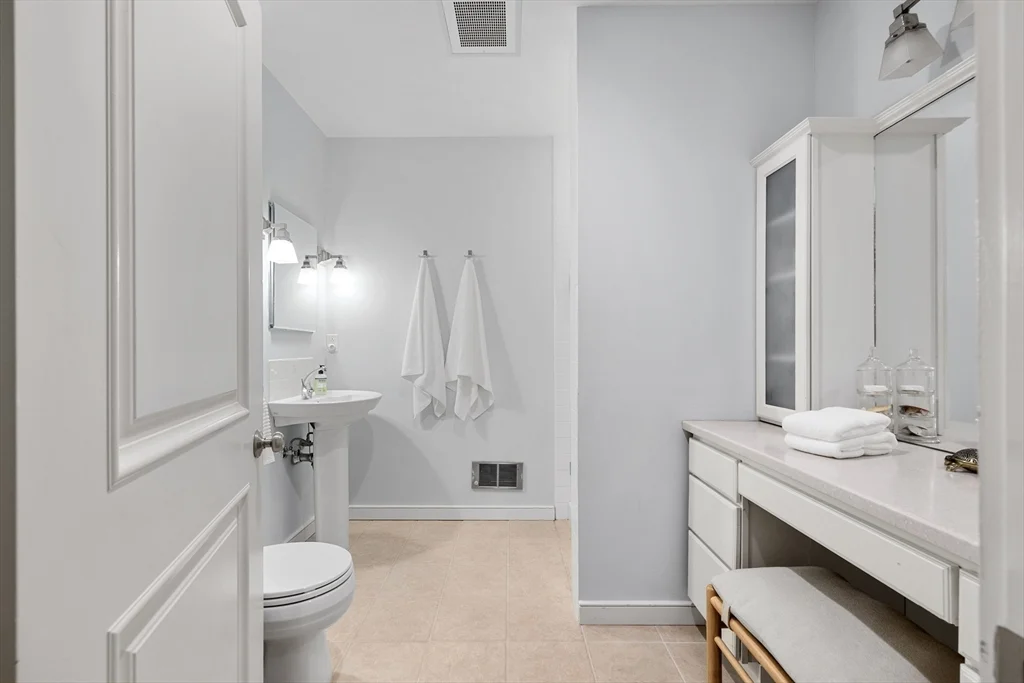 3 bed, 2 bath apartment for rent at 35 Channel Center Unit 210, South Boston — photo 15 of 24