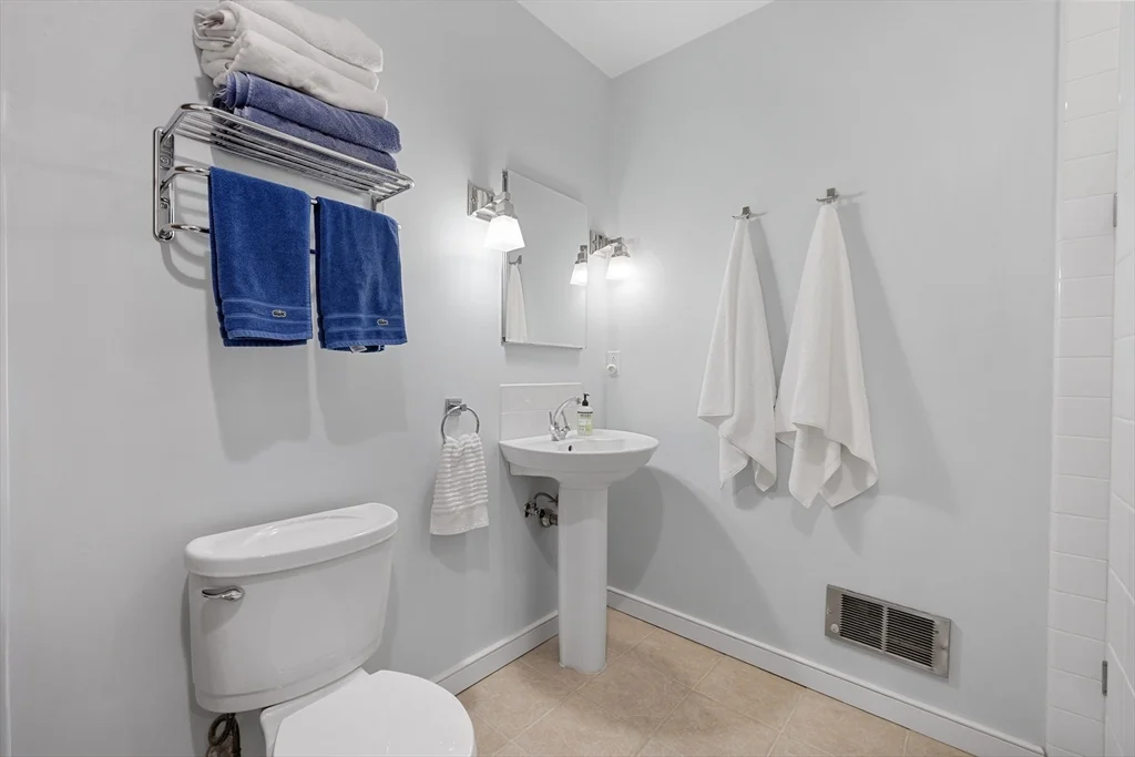 3 bed, 2 bath apartment for rent at 35 Channel Center Unit 210, South Boston — photo 16 of 24