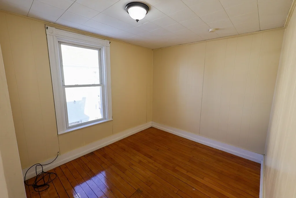 4 bed, 1 bath apartment for rent at 35 Clarkson St Unit 2, Dorchester — photo 7 of 9
