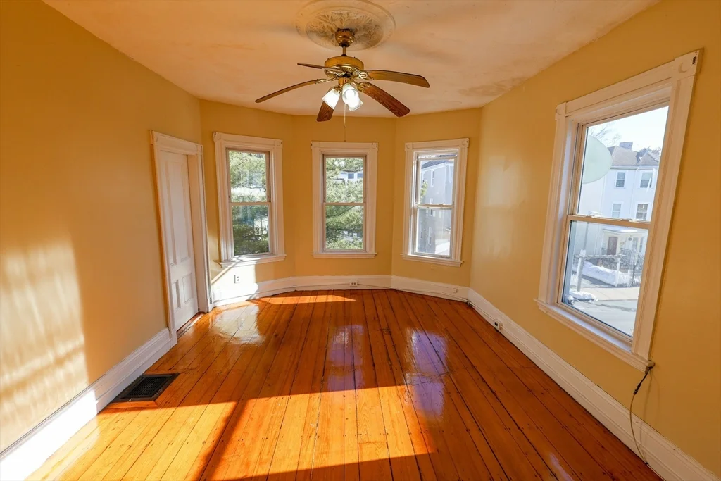 4 bed, 1 bath apartment for rent at 35 Clarkson St Unit 2, Dorchester — photo 2 of 9