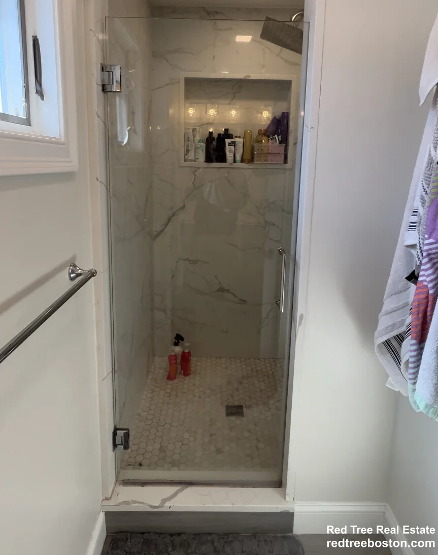4 bed, 2 bath apartment for rent at 35 Crosby Rd Unit 2, Chestnut Hill — photo 7 of 12