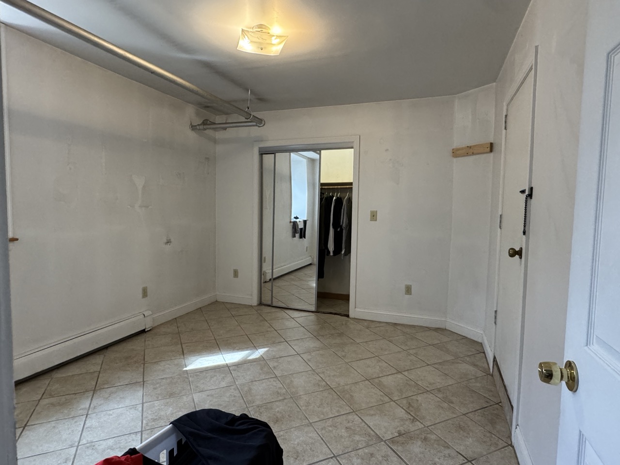 3 bed, 2 bath apartment for rent at 35 Cummings Rd Unit B, Brighton — photo 2 of 17