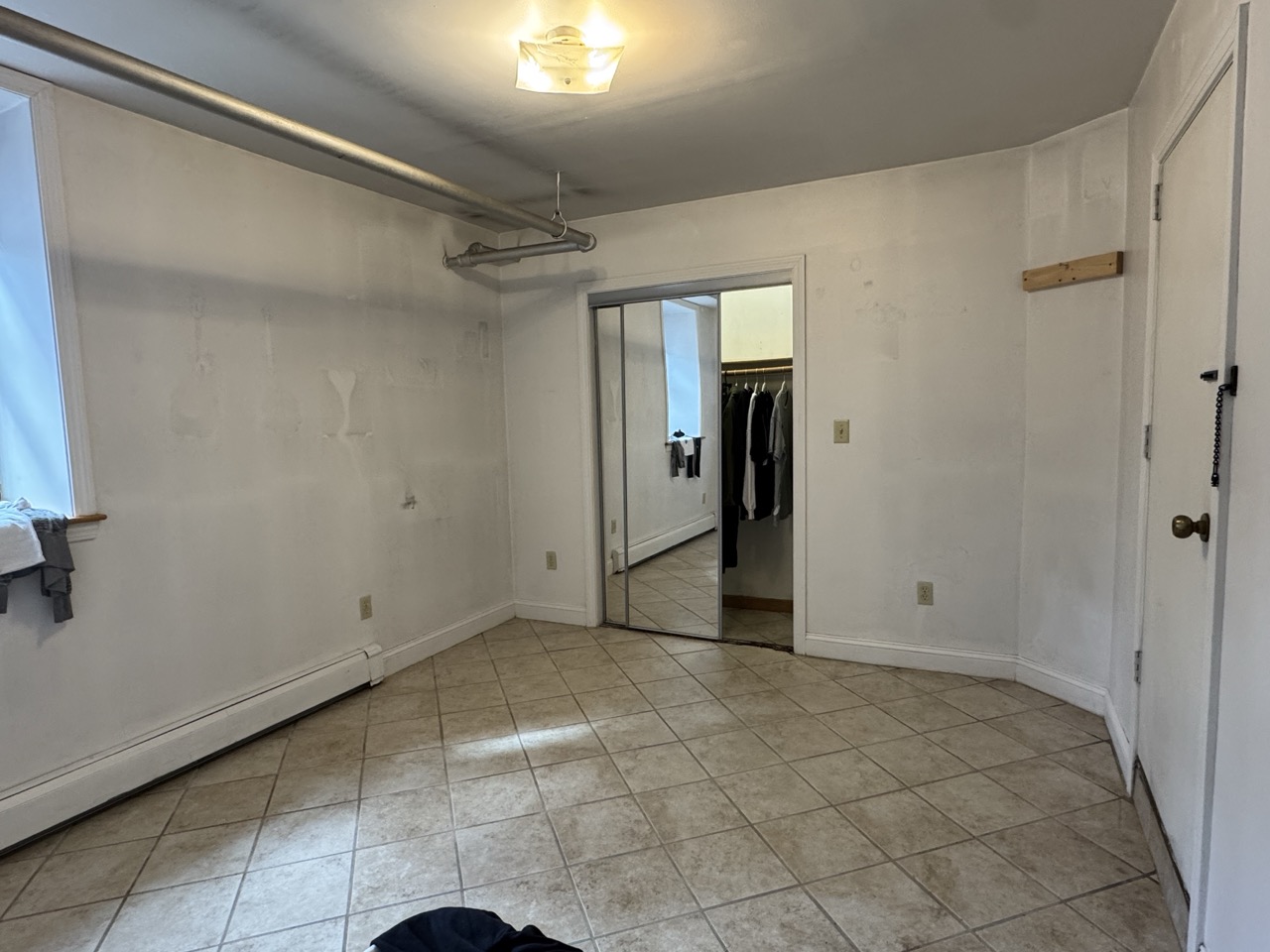 3 bed, 2 bath apartment for rent at 35 Cummings Rd Unit B, Brighton — photo 3 of 17