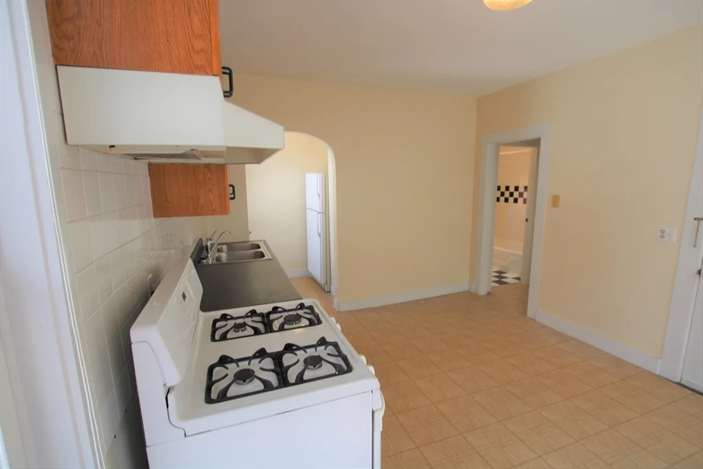 2 bed, 1 bath apartment for rent at 35 Danforth St Unit 2, Jamaica Plain — photo 6 of 15