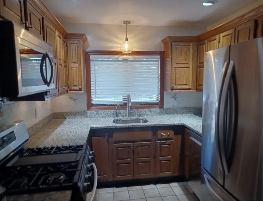 2 bed, 2 bath apartment for rent at 35 Danny Rd Unit 35, Hyde Park — photo 3 of 12