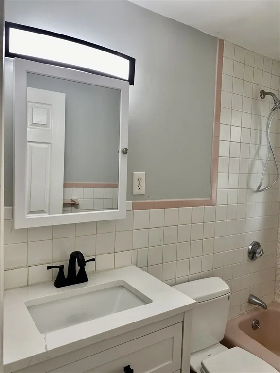 1 bed, 1 bath apartment for rent at 35 Denton St Unit 2, Lowell — photo 15 of 22
