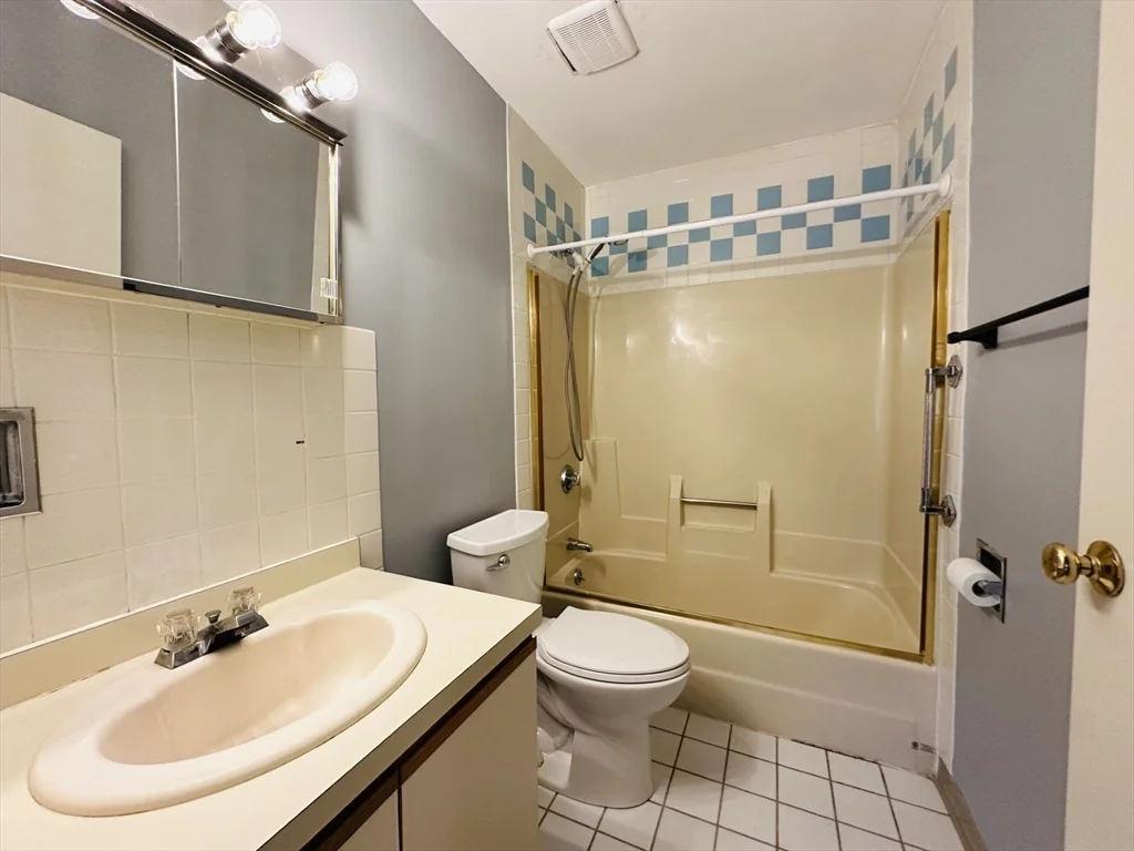 2 bed, 2 bath apartment for rent at 35 Desmoines Rd Unit 203, Quincy — photo 16 of 18