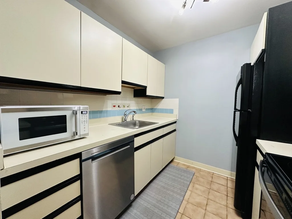 2 bed, 2 bath apartment for rent at 35 Desmoines Rd Unit 203, Quincy — photo 9 of 18