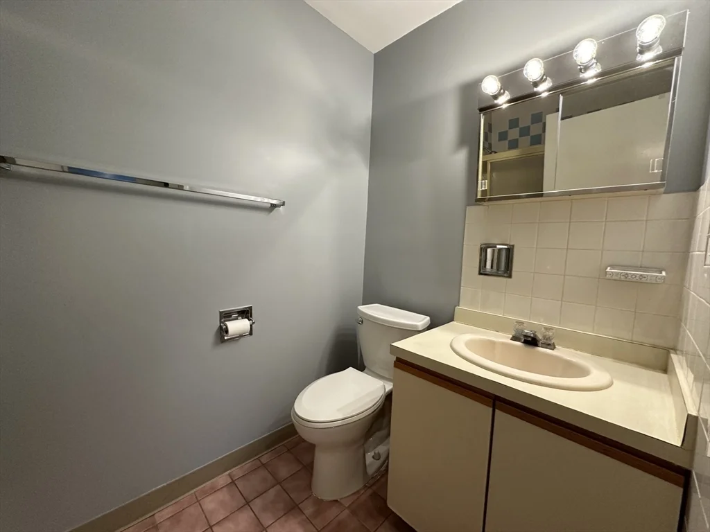 2 bed, 2 bath apartment for rent at 35 Desmoines Rd Unit 203, Quincy — photo 13 of 18