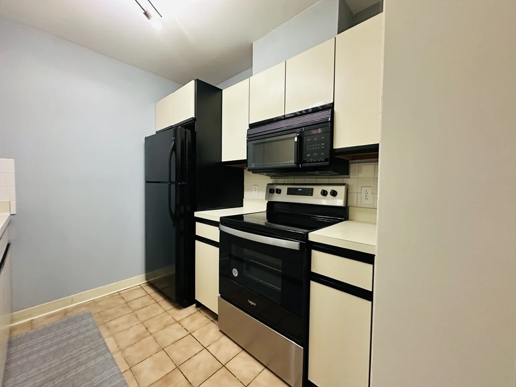 2 bed, 2 bath apartment for rent at 35 Desmoines Rd Unit 203, Quincy — photo 8 of 18