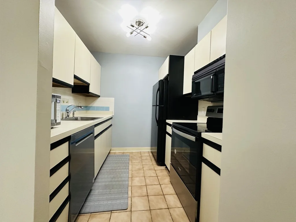 2 bed, 2 bath apartment for rent at 35 Desmoines Rd Unit 203, Quincy — photo 7 of 18