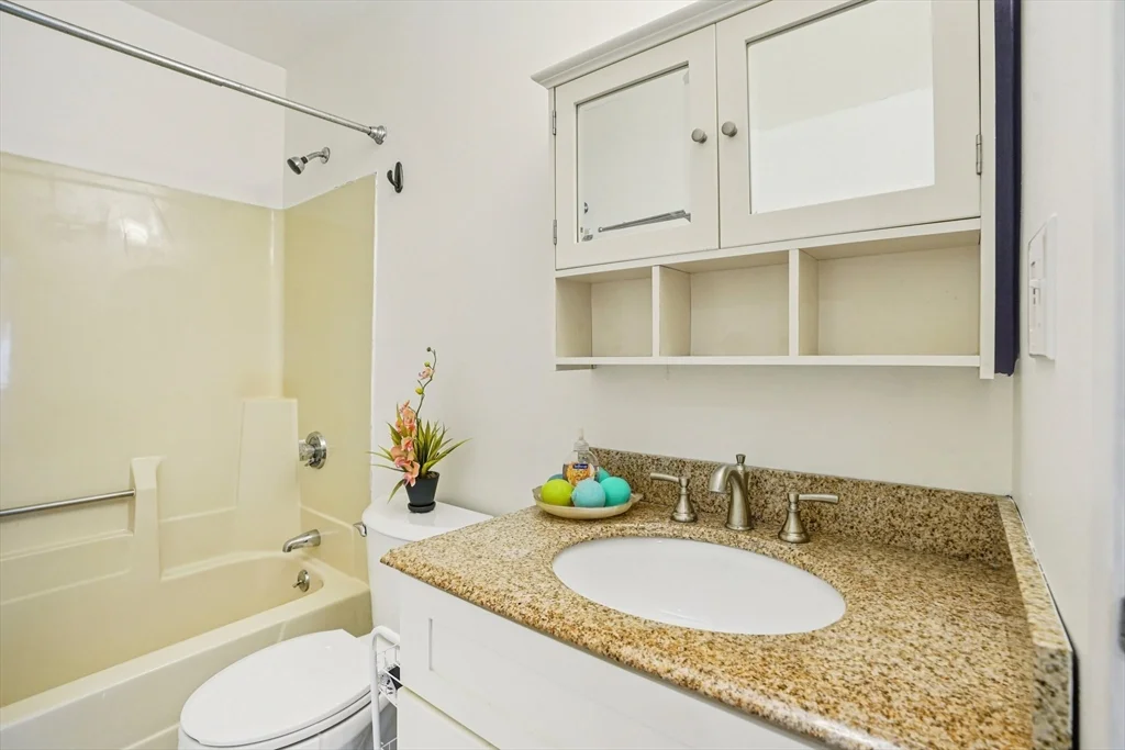 2 bed, 2 bath apartment for rent at 35 Desmoines Rd Unit 209, Quincy — photo 14 of 21