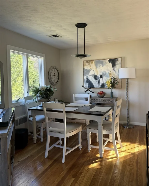 3 bed, 1 bath apartment for rent at 35 Dunedin Rd, Wellesley — photo 5 of 25