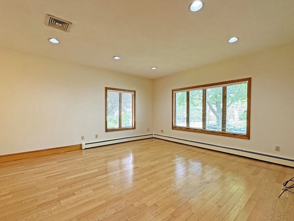 3 bed, 2 bath apartment for rent at 35 Eddy St Unit 35, West Newton — photo 2 of 15