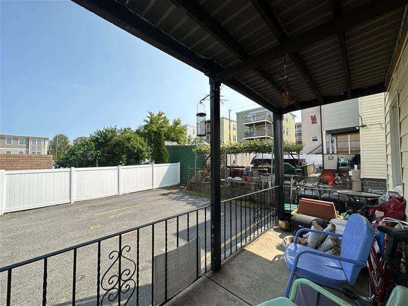 3 bed, 1 bath apartment for rent at 35 Edgar Ave Unit 1, Winter Hill — photo 12 of 12