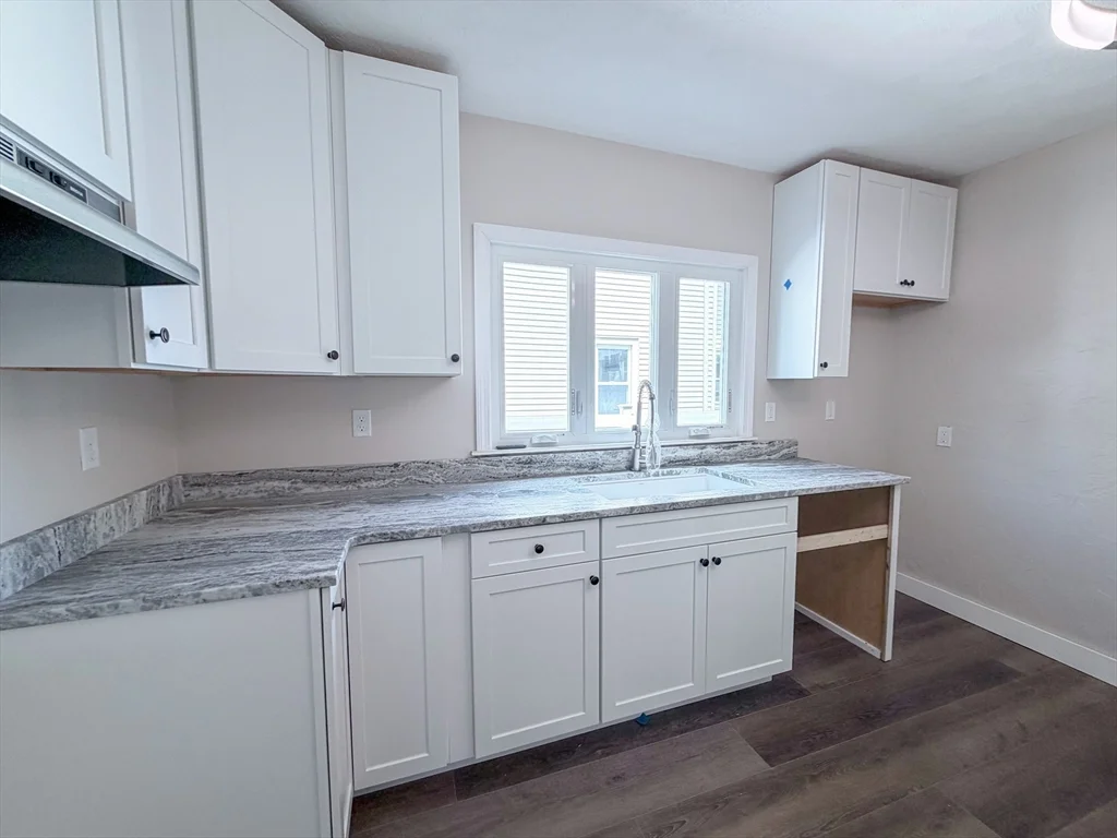 3 bed, 1 bath apartment for rent at 35 Eliot St Unit 35, Medford
