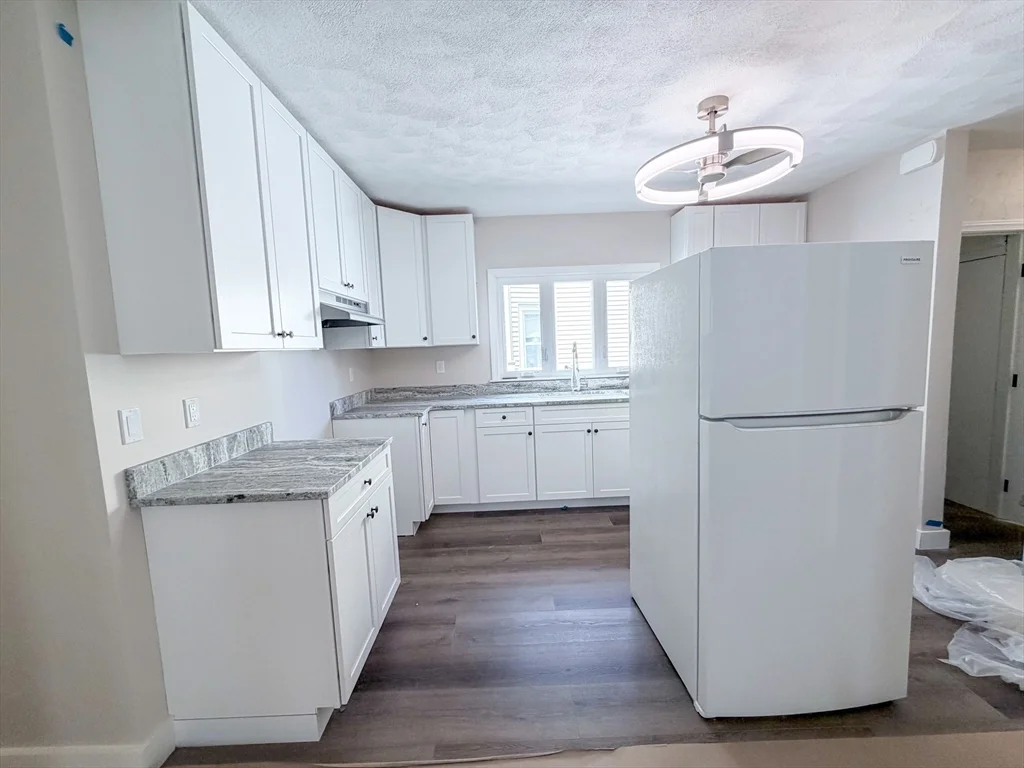 3 bed, 1 bath apartment for rent at 35 Eliot St Unit 35, Medford — photo 4 of 17