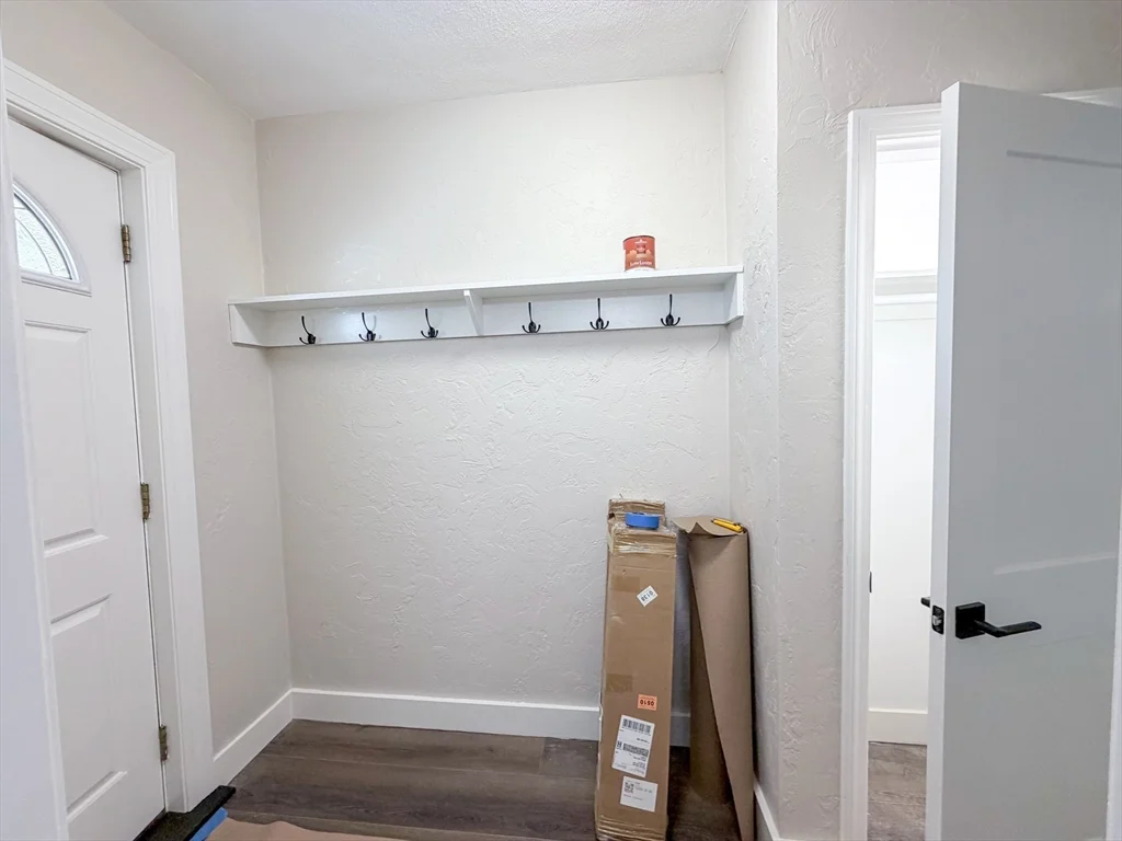 3 bed, 1 bath apartment for rent at 35 Eliot St Unit 35, Medford — photo 10 of 17
