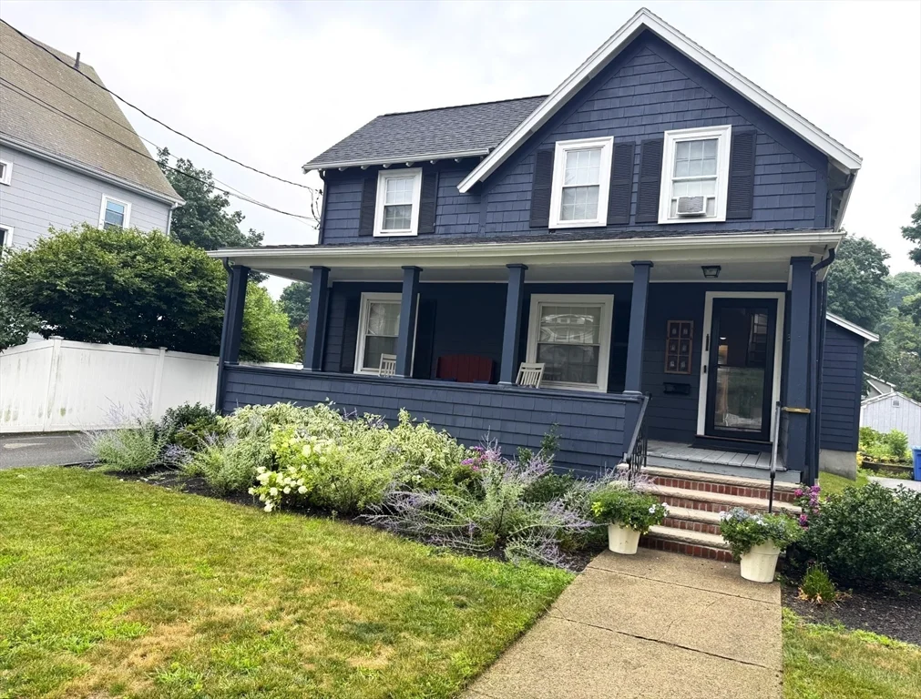 3 bed, 2 bath apartment for rent at 35 Emerson St, Wakefield