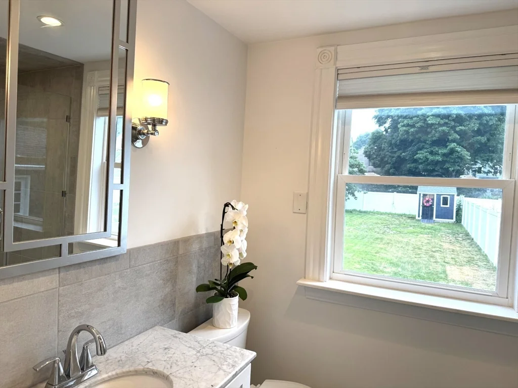 3 bed, 2 bath apartment for rent at 35 Emerson St, Wakefield — photo 12 of 22